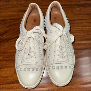 Frye Ivy Deco Stud Low Lace white cream sneaker Grommet size 6